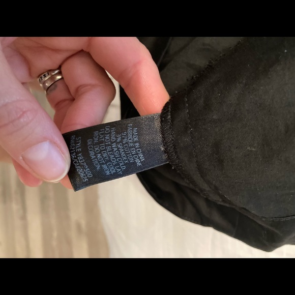 Guess black mini dress with pockets and gold chain. - Picture 5 of 5